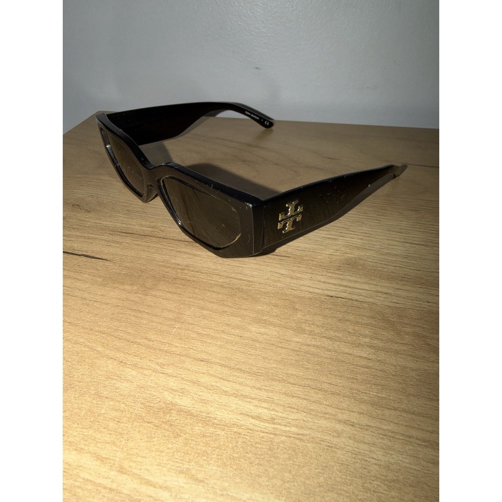 Tory Burch TY9070U Sunglasses Black Gold Dust Bag